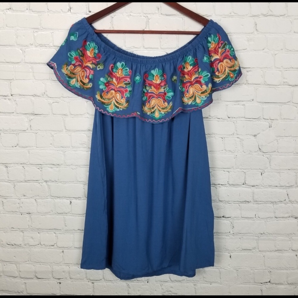 NWT Nordstrom’s Surf Gypsy Denim Embroidered Top M - Picture 2 of 8